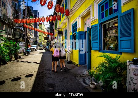 Il Kwai Chai Hong è il segreto meglio custodito dell'area di Chinatown a Kuala Lumpur, con gli edifici pre-bellici restaurati con amore, destinati ad essere il punto di riferimento turistico Foto Stock
