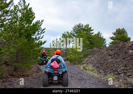 Giro in quad sull'Etna - Italia Foto Stock