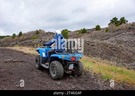 Giro in quad sull'Etna - Italia Foto Stock