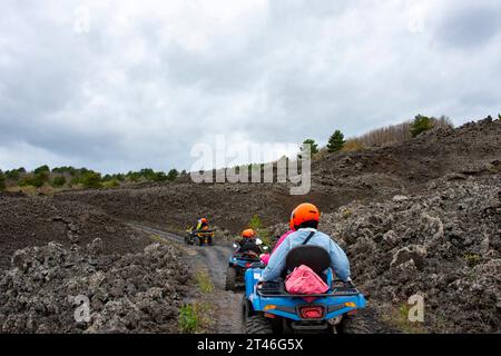 Giro in quad sull'Etna - Italia Foto Stock