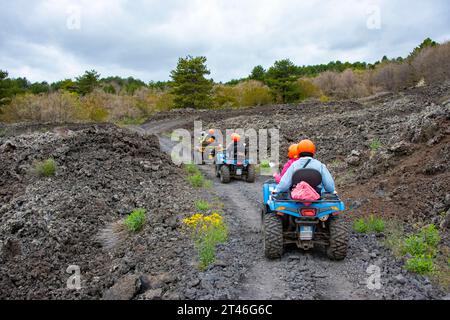 Giro in quad sull'Etna - Italia Foto Stock