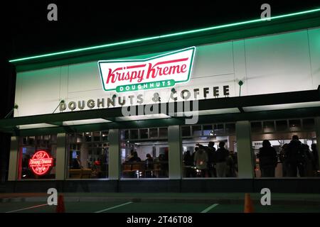 Mississauga Ontario Canada - 14 ottobre 2023. La più trafficata Krispy Kreme si trova in Mavis Rd A Mississauga Ontario Canada, produce 48.000 Doughnut Foto Stock