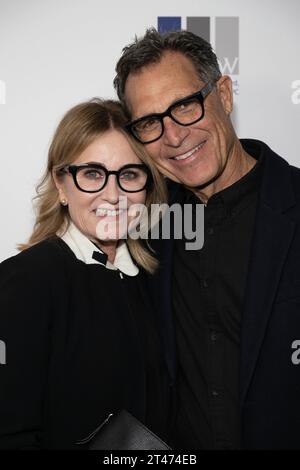 Los Angeles, USA. 28 ottobre 2023. L'attrice Maureen McCormick con il marito Michael partecipa alla seconda raccolta fondi annuale di All Ghouls Gala per l'Autism Care Today al Woodland Hills Country Club, Los Angeles, CA 28 ottobre 2023 crediti: Eugene Powers/Alamy Live News Foto Stock