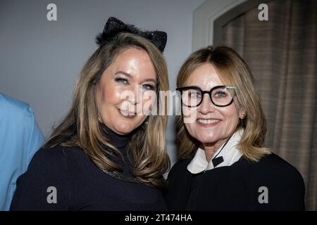 Los Angeles, USA. 28 ottobre 2023. L'attrice Erin Murphy, l'attrice Maureen McCormick partecipa alla raccolta fondi annuale All Ghouls Gala per la cura dell'autismo oggi al Woodland Hills Country Club, Los Angeles, CA 28 ottobre 2023 crediti: Eugene Powers/Alamy Live News Foto Stock