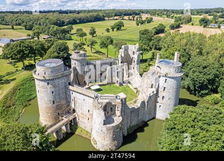 Francia, Côtes-d'Armor (22), près de Plédéliac, Château de la Hunaudaye (vue aérienne) // Francia, Côtes-d'Armor (22), près de Plédéliac, Château de la Foto Stock