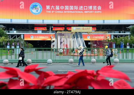 SHANGHAI, CINA - 29 OTTOBRE 2023 - Una vista generale del Centro Nazionale Congressi ed esposizioni di Shanghai, che ospita il 6° China International Imp Foto Stock