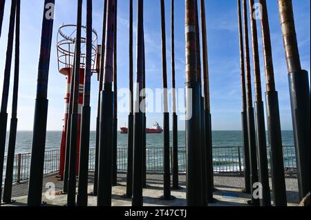 Il World Wind Organ di Vlissingen è una scultura sonora costituita da tubi di bambù posizionati verticalmente in cui sono stati fatti dei fori Foto Stock