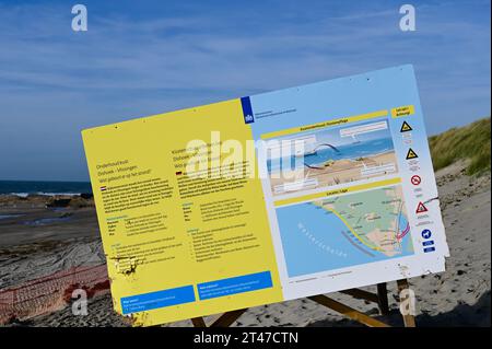 Rifornimento di sabbia sulla spiaggia di Dishoek, in Zelanda, che allarga e solleva la spiaggia contro l'innalzamento dell'acqua in futuro Foto Stock