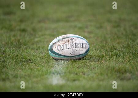 Gilbert rugby union football sul campo di gioco. Foto Stock