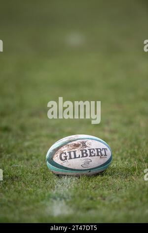 Gilbert rugby union football sul campo di gioco. Foto Stock