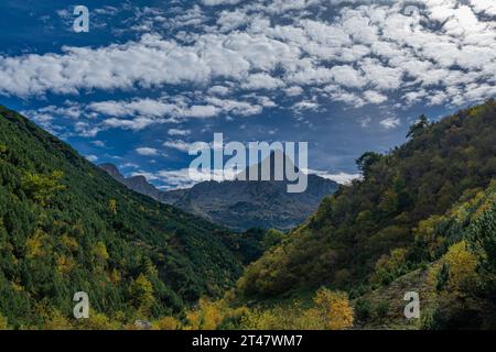 In Val Vermenagna, nel parco delle Alpi marittime, una suggestiva valle immersa nella natura più selvaggia Foto Stock