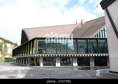 28.10.2023, DAVOS, sui, Unterwegs in der Schweiz, Symbolbild, Themenbild, Verschiedene Themenbilder, Ortsreportage, im Bild Eisstadion, HC Davos, Eishockey, Spengler Cup, Davos, Graubünden, Graubuenden, Schweiz, Suisse, Svizzera, *** 28 10 2023, DAVOS, sui, on the Road in Svizzera, immagine simbolica, immagine del tema, varie immagini del tema, reportage di location, nella foto dello stadio del ghiaccio, HC Davos, hockey su ghiaccio, Spengler Cup, Davos, Graubünden, Graubuenden, Schweiz, Suisse, Svizzera, Foto Stock