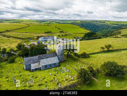La parrocchia di Saint John the Evangelist Countisbury da un drone, Countisbury, Lynton, Devon, Inghilterra, Europa Foto Stock