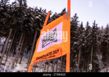 Val Gardena, Italia. 17 dicembre 2022.. Una panoramica generale mostra la discesa Saslong durante la gara di discesa maschile di Coppa del mondo di sci alpino Fis sul sa Foto Stock