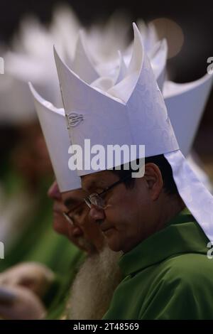 29 ottobre 2023 - PAPA FRANCESCO presiede la conclusione della XVI Assemblea generale ordinaria del Sinodo del Vescovo nella Chiesa di San La Basilica di Pietro in Vaticano. © EvandroInetti via ZUMA Wire (immagine di credito: © Evandro Inetti/ZUMA Press Wire) SOLO USO EDITORIALE! Non per USO commerciale! Foto Stock