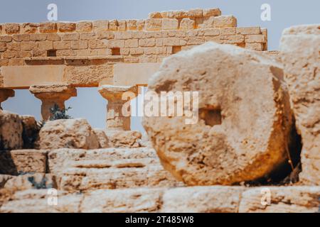 Lato del tempio a Selinunte, Sicilia Foto Stock