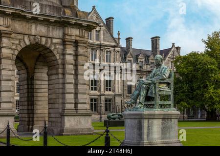 Il Trinity College di Dublino è la più antica università d'Irlanda e un'istituzione ad alta intensità di ricerca con una ricca storia e cultura. Foto Stock
