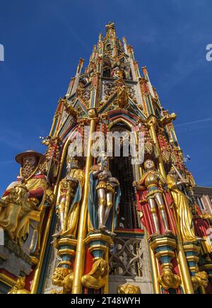 Bellissima fontana al mercato principale di Norimberga, Franconia media, Franconia, Baviera, Germania, Europa Foto Stock