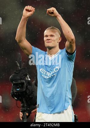 L'Erling Haaland del Manchester City festeggia dopo la partita di Premier League all'Old Trafford, Manchester. Data immagine: Domenica 29 ottobre 2023. Foto Stock