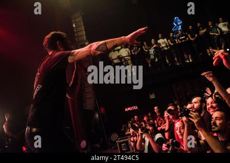 Loic Rossetti del The Ocean Collective esibendosi al Fuzz Live Music Club / Atene, Grecia, ottobre 2023 Foto Stock