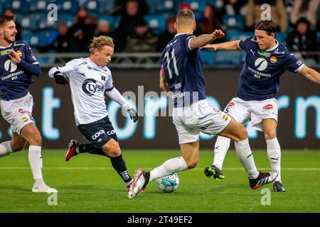 Drammen, Norvegia, 29 ottobre 2023. Il Viking's Sondre Auklend spara nella partita Eliteserien tra Strømsgodset e Viking allo Stadio Marienlyst di Drammen. Crediti: Frode Arnesen/Alamy Live News Foto Stock