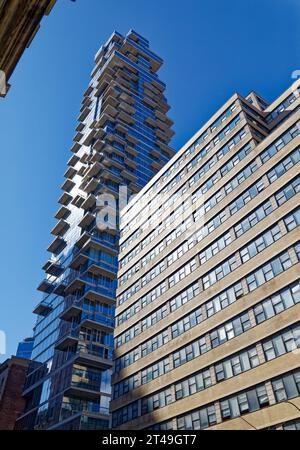 Il controverso 56 Leonard Street di Manhattan a Tribeca, alias Jenga Building per le sue unità a sbalzo. Foto Stock