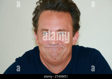 Beverly Hills, USA. 14 settembre 2012. Matthew Perry 'Go On' TV Portrait Session, 14 settembre 2012. La riproduzione da parte dei tabloid americani è assolutamente vietata. © JRC Photo Library/The Hollywood Archive (tutti i diritti riservati) file Reference # 31685 012JRC Credit: PictureLux/The Hollywood Archive/Alamy Live News Foto Stock