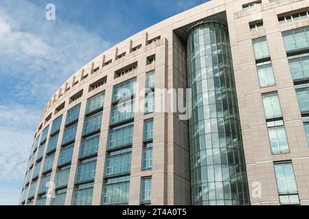 ISTANBUL, TURCHIA - 27 OTTOBRE 2021: Palazzo di giustizia Caglayan il Caglayan turco Adalet Sarayi è un tribunale di Sisli, Istanbul. Costruito nel luglio 2011, Foto Stock
