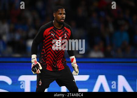 Napoli, Italia. 29 ottobre 2023. Napoli, Italia - domenica 29 ottobre 2023: Mike Maignan dell'AC Milan durante la partita di serie A TIM tra SSC Napoli e AC Milan allo Stadio Diego Armando Maradona, Napoli, il 29 ottobre 2023. Crediti: Nicola Ianuale/Alamy Live News Foto Stock