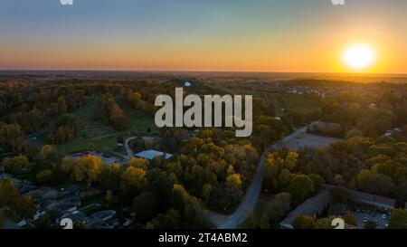 24 ottobre 2023 London Ontario Canada. Bolar Moutain a Londra, Ontario, Canada, vista aerea al tramonto 2023. Luke Durda/Alamy Foto Stock