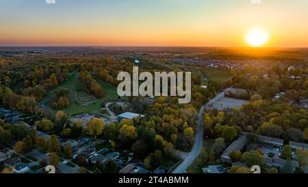 24 ottobre 2023 London Ontario Canada. Bolar Moutain a Londra, Ontario, Canada, vista aerea al tramonto 2023. Luke Durda/Alamy Foto Stock