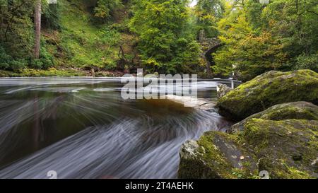 Fiume Braan nell'Hermitage, Dunkeld, Perthshire, Scozia Foto Stock