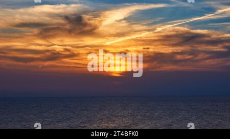 Bar, Sesi Venti, Terrazza sul tetto, tramonto, Pantelleria, isole pelagiche, Sicilia, Italia Foto Stock