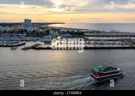 Germania: Vista aerea di Warnemuende (Rostock), tramonto Foto Stock