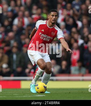 William Saliba dell'Arsenal. - Arsenal contro Sheffield United, Premier League, Emirates Stadium, Londra, Regno Unito - 28 ottobre 2023. Solo per uso editoriale - si applicano le restrizioni DataCo. Foto Stock