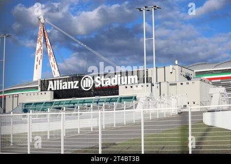 Veduta esterna dello Stadio Juventus prima della partita di serie A tra Juventus FC e Hellas Verona FC allo Stadio Allianz il 28 ottobre 2023 a Torino, Italia . Foto Stock