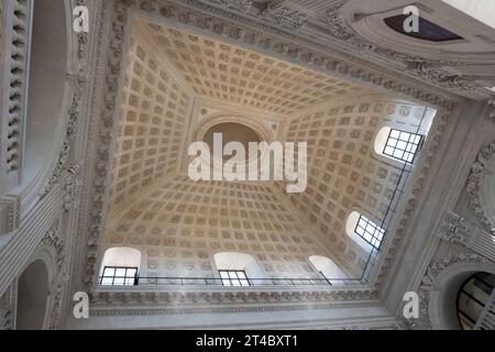 Interno della grande cupola del Hôtel-Dieu de Lyon, una meraviglia architettonica Foto Stock