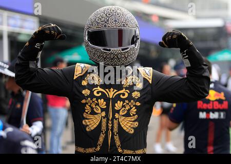 Città DEL MESSICO, Messico. 29 ottobre 2023. Mario ACHI, paddock entertainer durante il Gran Premio di F1 messicano tenutosi nel Magdalena Mixhuca Park nell'autodromo Hernando Rodriguez, Gran Premio di Formula 1 del Messico, Gran Premio di F1 del Messico nel 2023, Formel 1 a Mexiko, Gran Premio del Messico di formule 1, immagine a pagamento, copyright © Ulises CUEVAS/ATP Images (CUEVAS Ulises/ATP/SPP) credito: SPP Sport Press Photo. /Alamy Live News Foto Stock