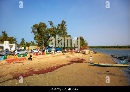 Joal Fadiouth, Senegal, un pittoresco villaggio su un'isola unica Foto Stock