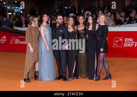 Roma, Italia. 28 ottobre 2023. Il cast partecipa al Red carpet del film "The Performance" durante la diciottesima edizione del Rome Film Fest, il 28 ottobre 2023 (foto di Matteo Nardone/Pacific Press) Credit: Pacific Press Media Production Corp./Alamy Live News Foto Stock