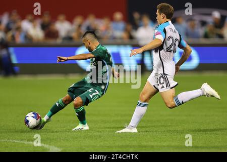 Il centrocampista del New York City FC Maxi Morález (27) durante l'azione nella partita di Major League Soccer contro il Minnesota United al Citi Field di Corona, New York, domenica 20 agosto 2023. (Foto: Gordon Donovan) Foto Stock