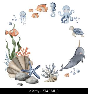 Confine senza soluzione di continuità tra orche, meduse, narwhal, cavallucci marini, coralli e alghe marine. Illustrazione ad acquerello disegnata a mano. Collezione marina e tropicale Foto Stock