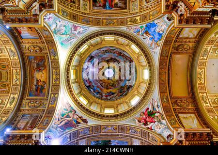 Cupola della Chiesa di Sant'Andrea della Valle, Roma, Italia Foto Stock