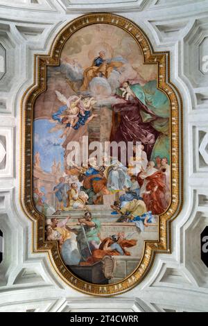 Affresco del soffitto "il miracolo delle catene" di Giovanni Battista Parodi nella Chiesa di San Pietro in vincoli, Roma, Italia Foto Stock