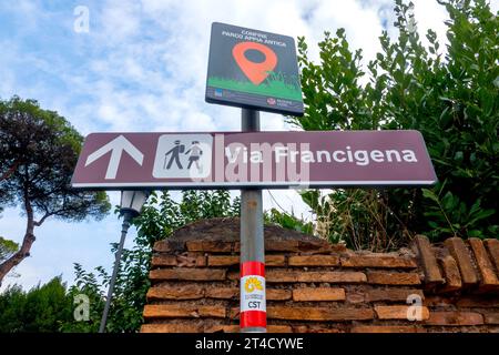 Cartello per via Francigena a Roma, Italia Foto Stock