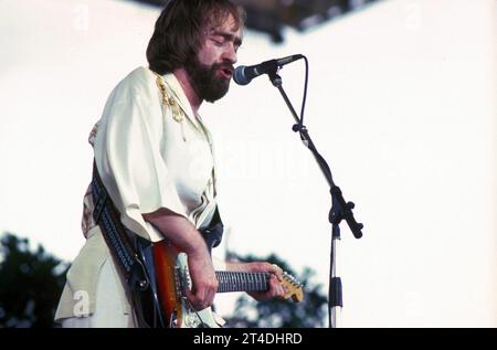 DAVE MASON; David Thomas Mason (nato il 10 maggio 1946); cantautore e chitarrista inglese di Worcester, che per primo ha trovato fama con la rock band Traffic Performing Live ; marzo 1978 ; credito: Lynn McAfee / Performing Arts Images www.performingartsimages.com Foto Stock