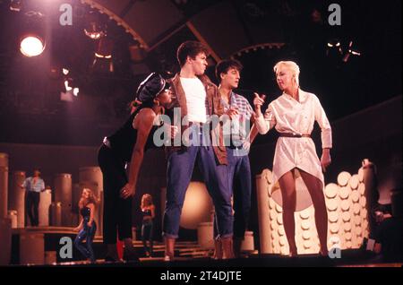 WHAM! ; George Michael ; Andrew Ridgeley ; Shirlie Holliman ; Pepsi DeMacque ; USA Tour ; 1983 ; credito: Lynn McAfee / Performing Arts Images www.performingartsimages.com Foto Stock