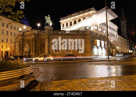 Albertina è un museo nel primo distretto di Vienna che ospita le più grandi e importanti sale stampa del mondo ed è costruito su una delle ultime Foto Stock