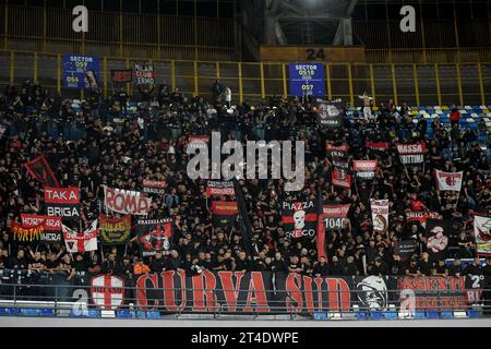 Napoli, Italia. 29 ottobre 2023. Tifosi del Milan durante la partita di serie A tra il Napoli e il Milan allo Stadio Diego Armando Maradona Napoli Italia il 29 ottobre 2023. Credito: Franco Romano/Alamy Live News Foto Stock