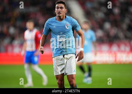 Girona, Spagna. 27 ottobre 2023. Carlos Dotor dell'RC Celta durante la partita di la Liga EA Sports tra Girona FC e RC Celta ha giocato al Montilivi Stadium il 27 ottobre 2023 a Girona, in Spagna. (Foto di Bagu Blanco/PRESSINPHOTO) crediti: PRESSINPHOTO SPORTS AGENCY/Alamy Live News Foto Stock